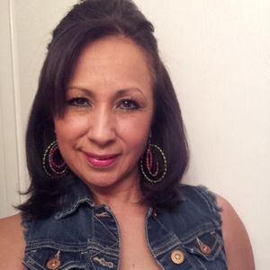 Meet your Posher, Elvia